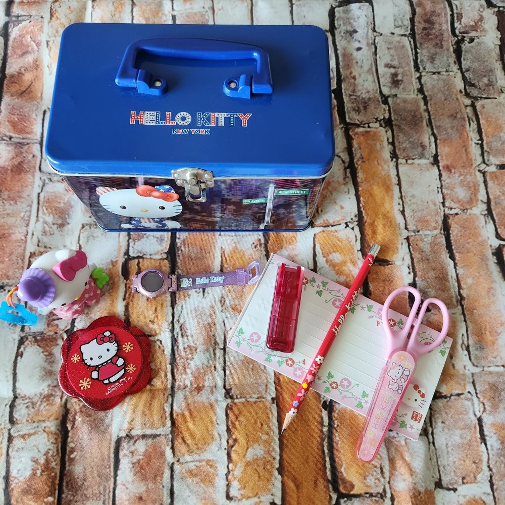 Hello Kitty Bundle - Picture 16 of 16